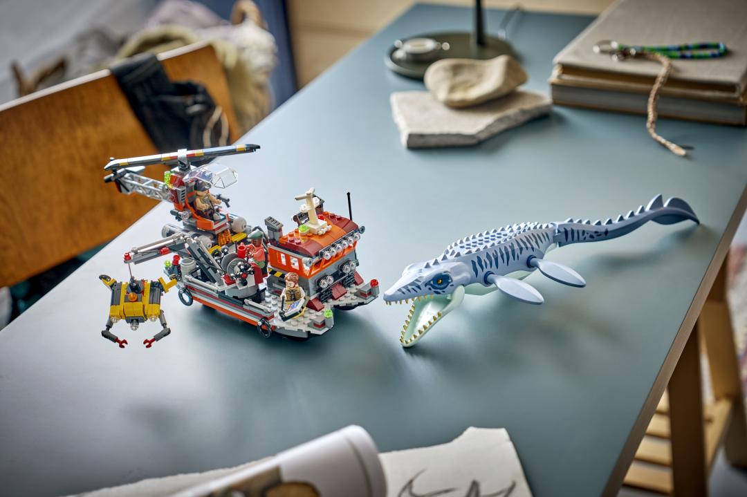 Jurassic World Mosasaurus Dinosaur Boat Attack | 77983