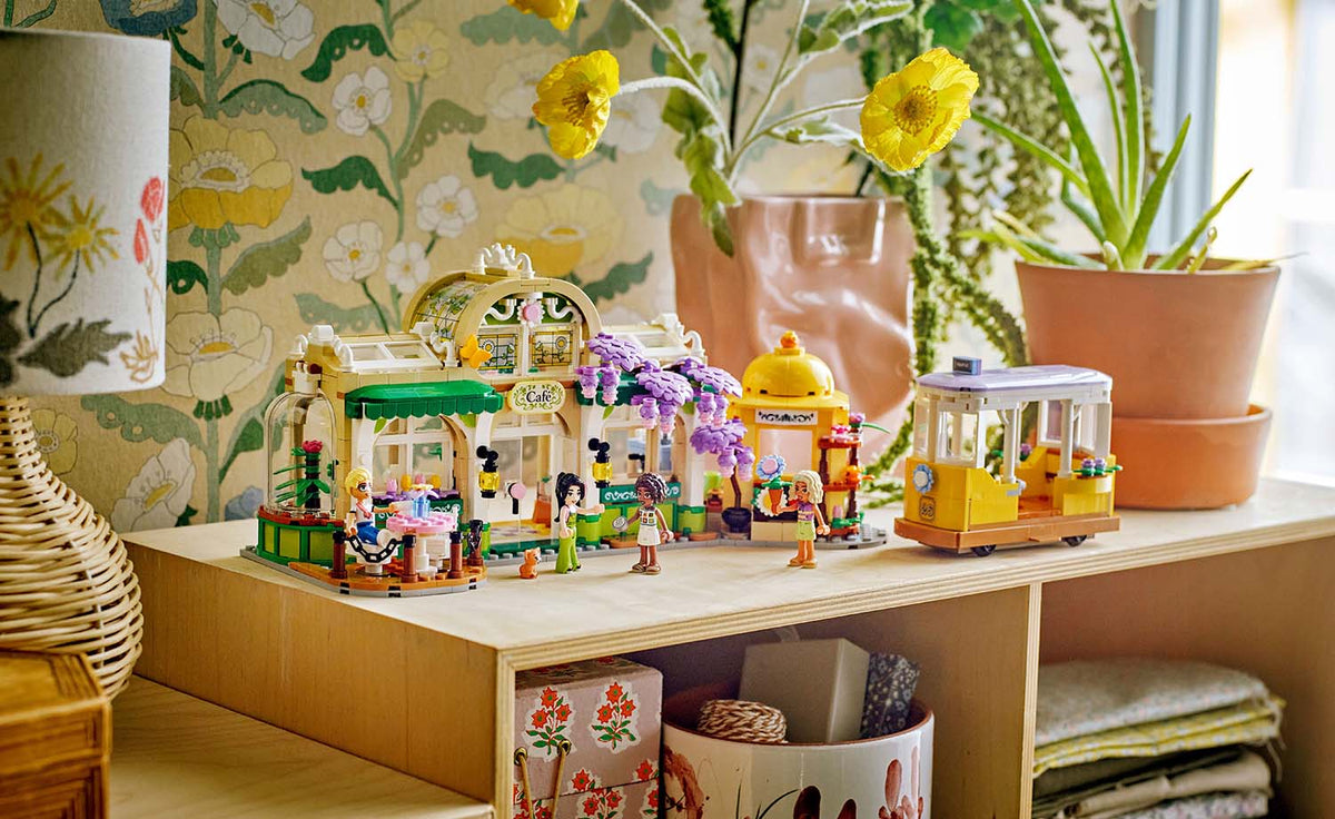 Friends Plant Café & Flower Shop | 42671