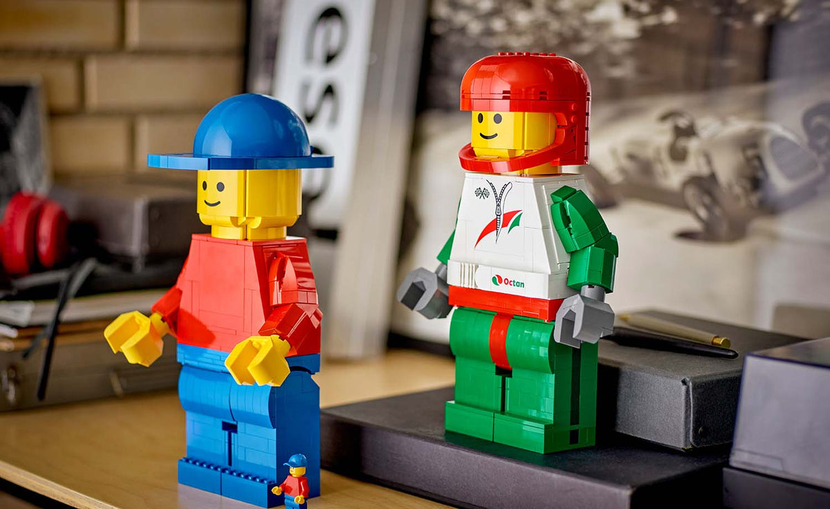 Iconic Scaled-Up Racing Driver Minifigure | 40819
