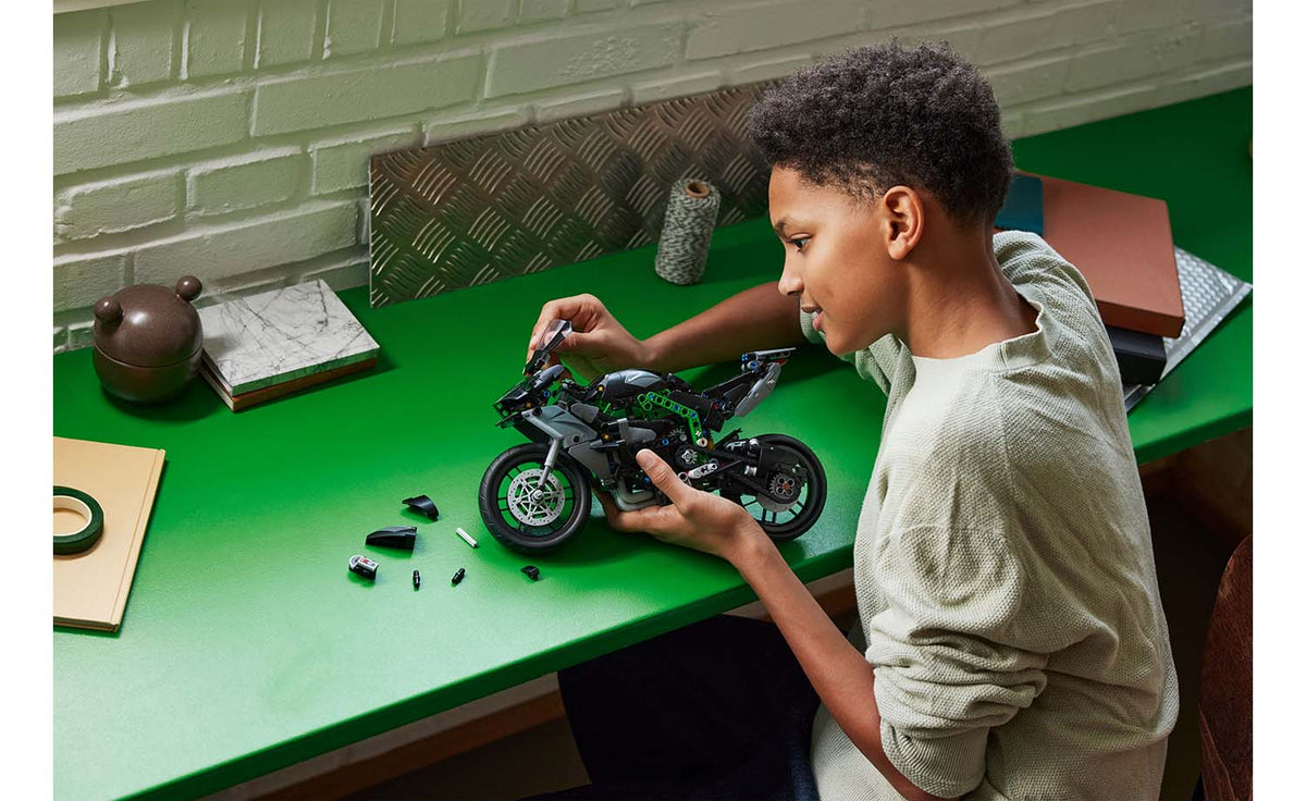 Technic Kawasaki Ninja H2R Motorcycle | 42170