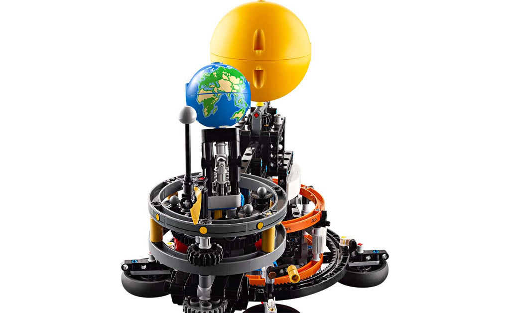 Technic Planet Earth and Moon in Orbit | 42179